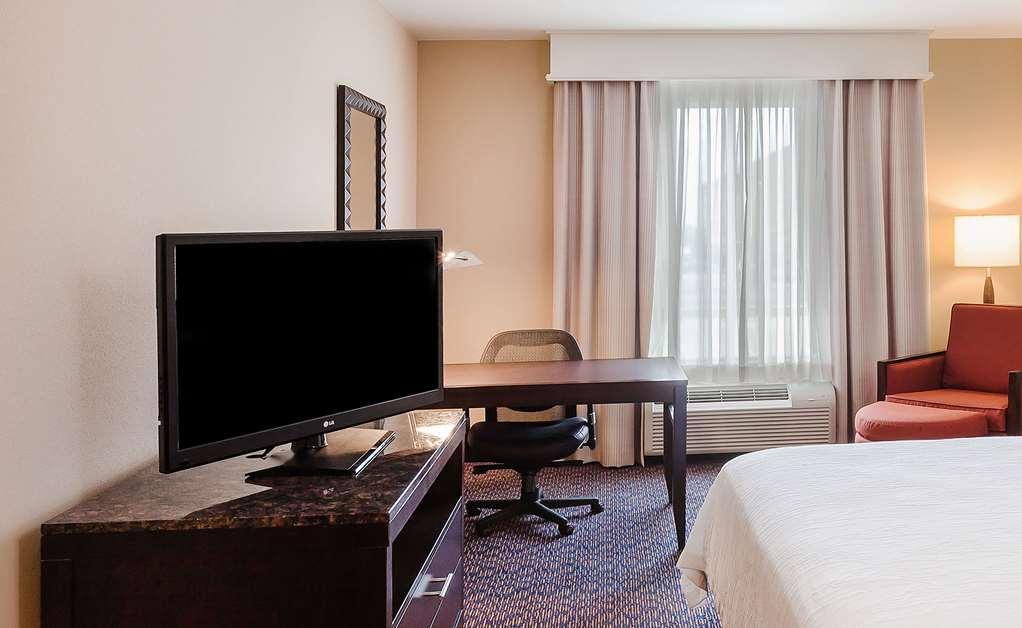 Hilton Garden Inn Midland Room photo