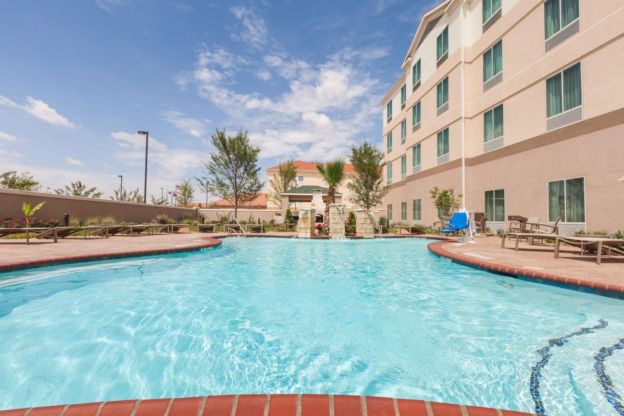 Hilton Garden Inn Midland Exterior photo